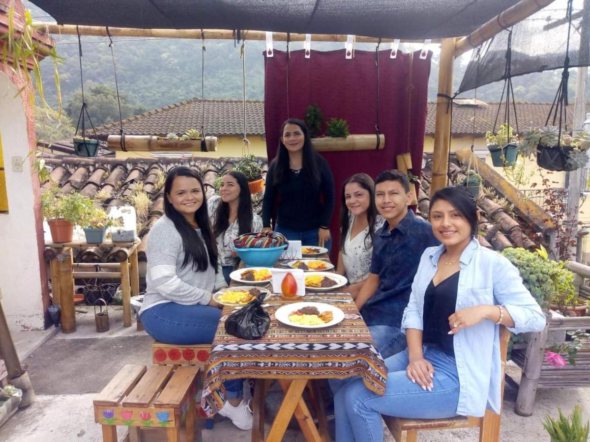 Casa Familiar Hotel Antigua Ngoại thất bức ảnh