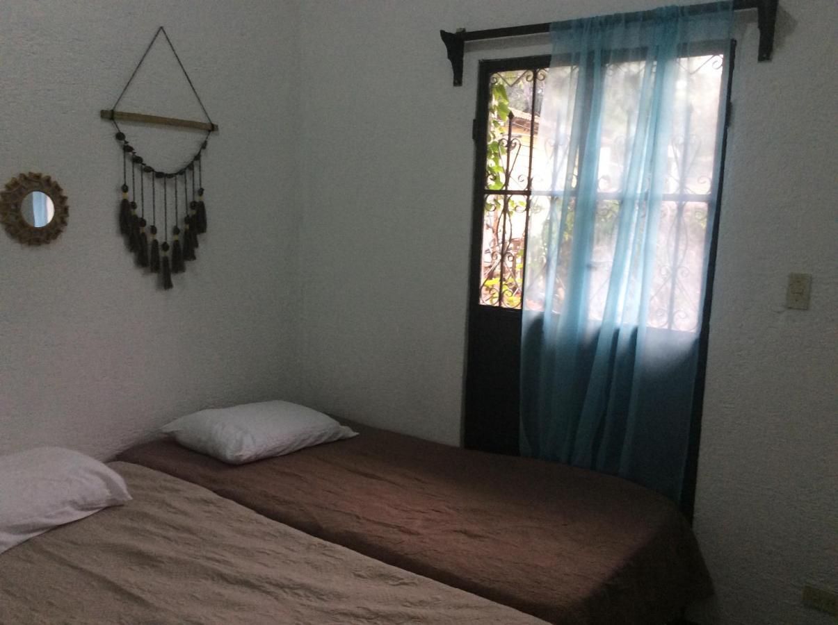 Casa Familiar Hotel Antigua Ngoại thất bức ảnh